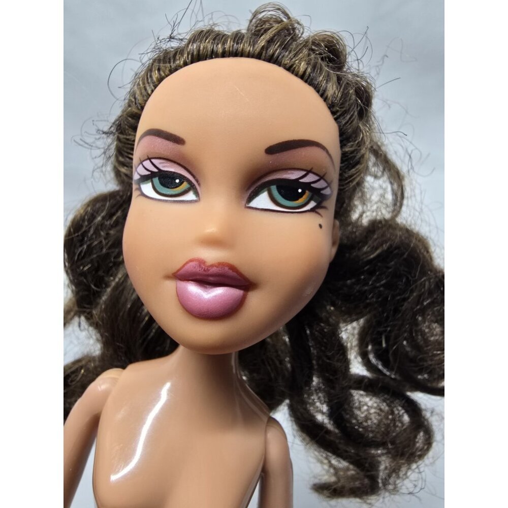 Bratz MGA Style It Yasmin Doll- NUDE- TLC - Picture 3 of 13